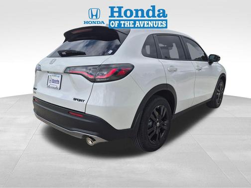 Platinum White Pearl 2027 Honda HR-V Sport