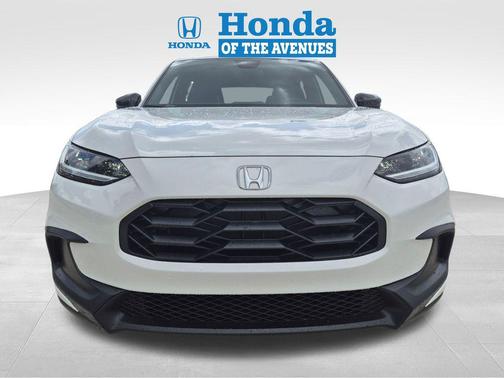 Platinum White Pearl 2027 Honda HR-V Sport