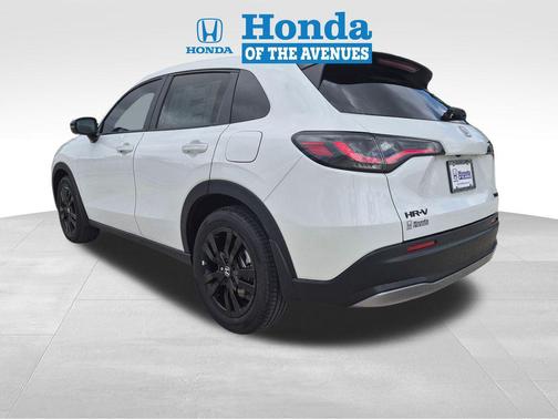 Platinum White Pearl 2027 Honda HR-V Sport