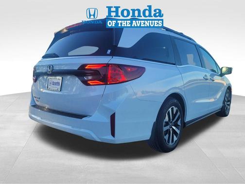 Platinum White Pearl 2026 Honda Odyssey EX-L