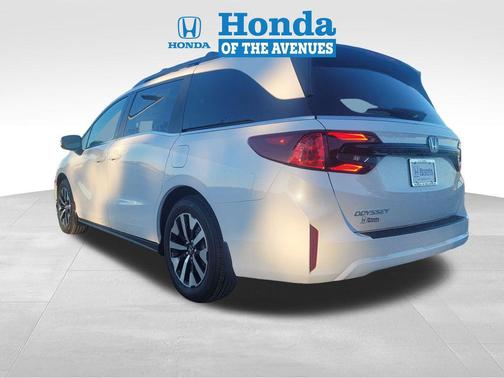 Platinum White Pearl 2026 Honda Odyssey EX-L