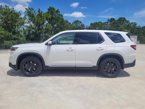 2025 Honda Pilot Touring 8-Passenger