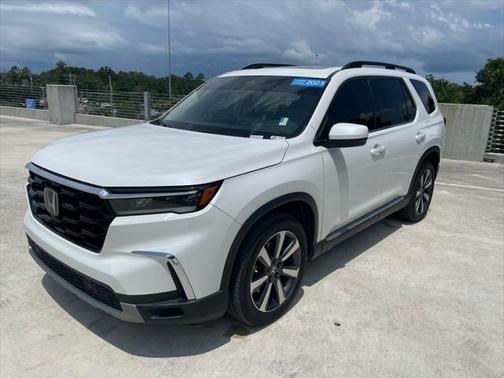 2023 Honda Pilot Touring 8-Passenger