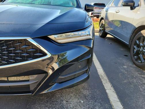Black Pearl 2023 Acura TLX Technology