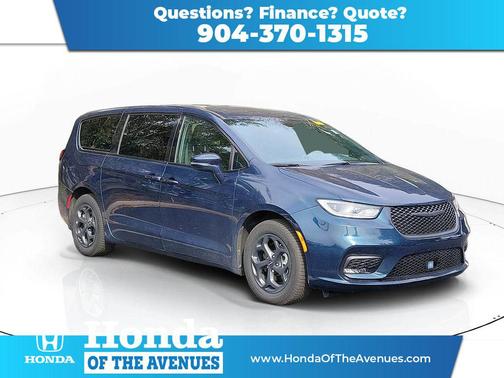 2022 Chrysler Pacifica Hybrid Touring L