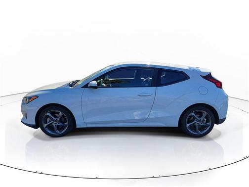 2019 Hyundai Veloster 2