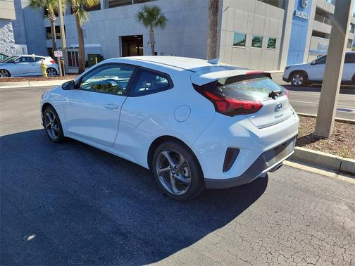 2019 Hyundai Veloster 2