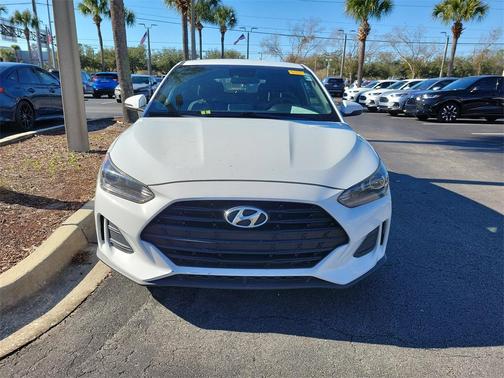 2019 Hyundai Veloster 2