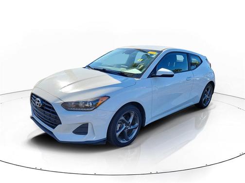 2019 Hyundai Veloster 2