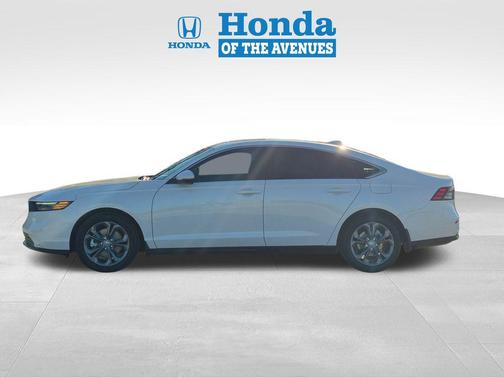 Platinum White Pearl 2026 Honda Accord Hybrid EX-L