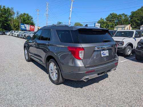 Carbonized Gray Metallic 2022 Ford Explorer Limited