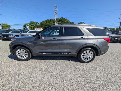 Carbonized Gray Metallic 2022 Ford Explorer Limited