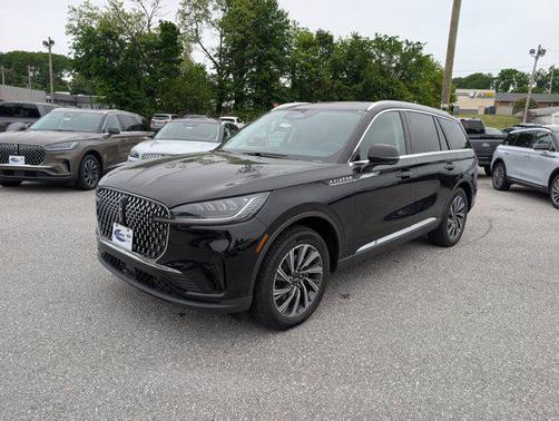 Infinite Black Metallic Clearcoat 2026 Lincoln Aviator Premiere