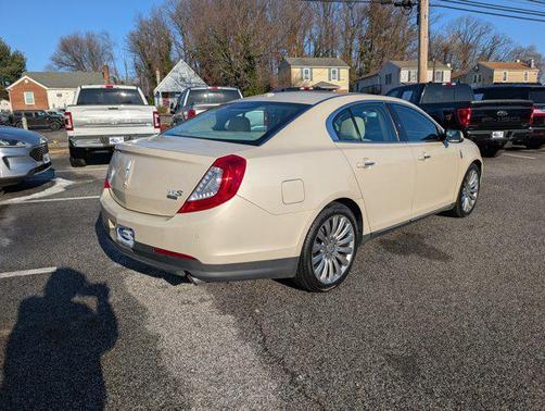 2014 Lincoln MKS Base