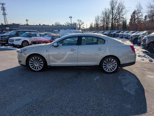 2014 Lincoln MKS Base