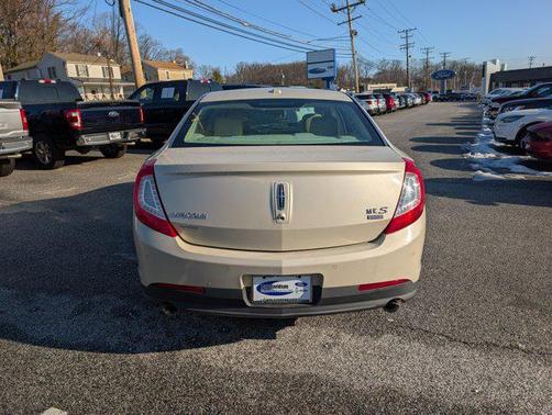 2014 Lincoln MKS Base