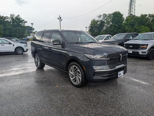 Flight Blue Metallic Clearcoat 2026 Lincoln Navigator Reserve