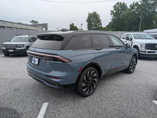 2025 Lincoln Nautilus Reserve