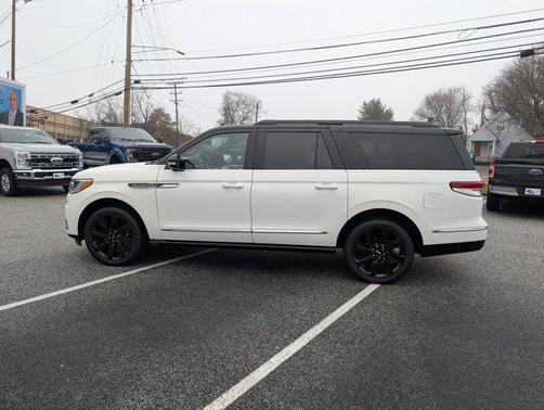 2022 Lincoln Navigator Black Label