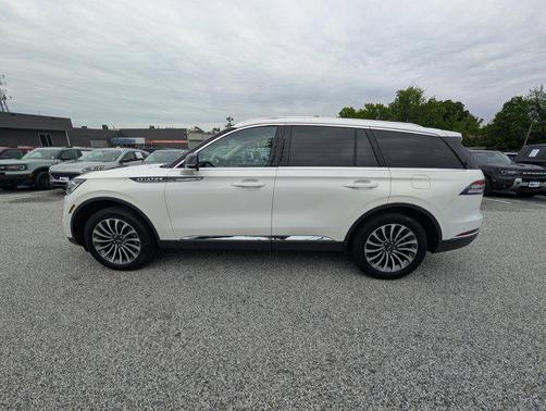 Pristine White Metallic Tri-Coat 2023 Lincoln Aviator Reserve AWD