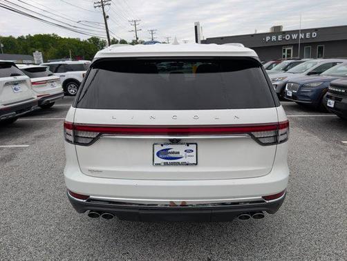 Pristine White Metallic Tri-Coat 2023 Lincoln Aviator Reserve AWD