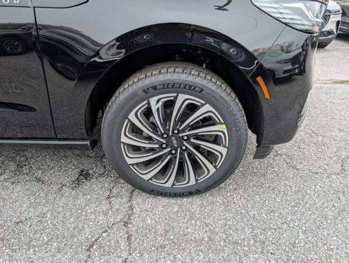 2025 Lincoln Navigator Black Label