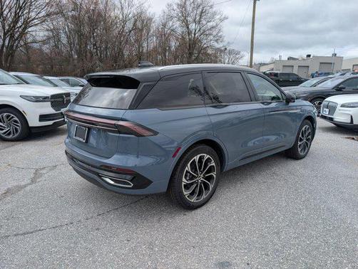 Whisper Blue Metallic Clearcoat 2026 Lincoln Nautilus Reserve
