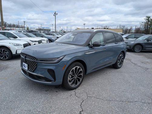 Whisper Blue Metallic Clearcoat 2026 Lincoln Nautilus Reserve