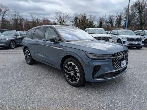 Whisper Blue Metallic Clearcoat 2026 Lincoln Nautilus Reserve