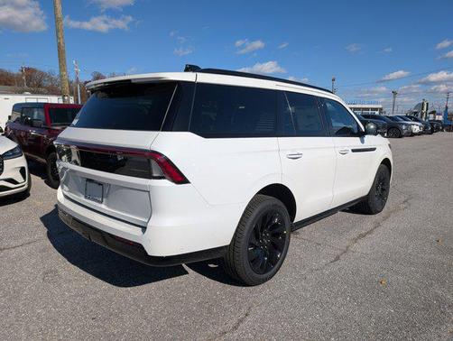 2025 Lincoln Navigator Reserve