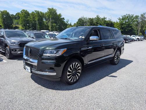Green Metallic 2022 Lincoln Navigator Black Label