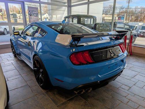 2022 Ford Shelby GT500 Base