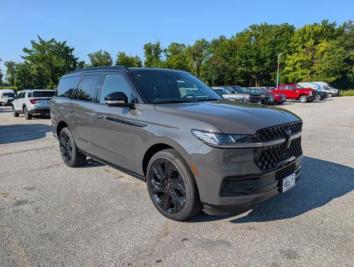 Chroma Caviar Dark Gray Metallic Clearcoat 2026 Lincoln Navigator Black Label