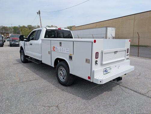 Oxford White 2026 Ford F-350 XL