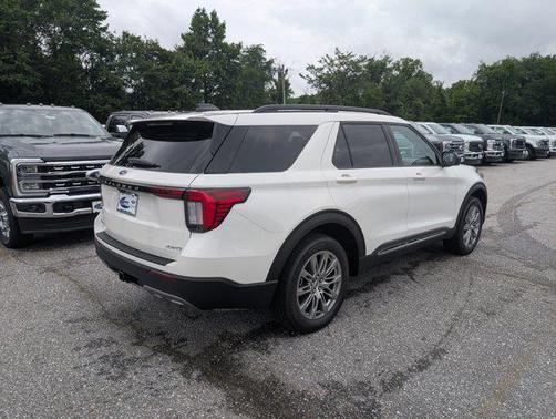 2025 Ford Explorer Active