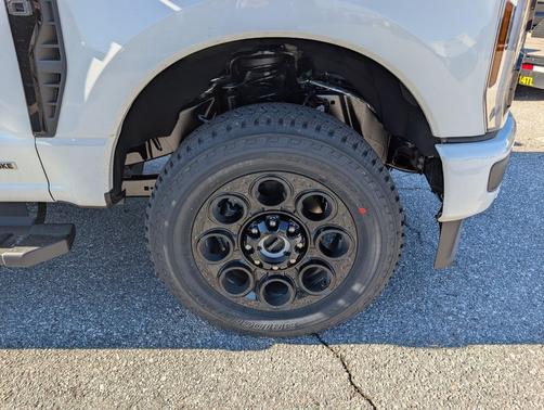Star White Metallic Tri-Coat 2026 Ford F-350 Lariat