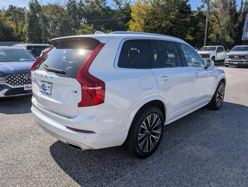 2021 Volvo XC90 T6 Momentum