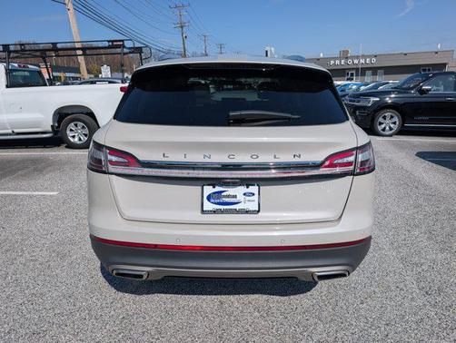 2022 Lincoln Nautilus Reserve