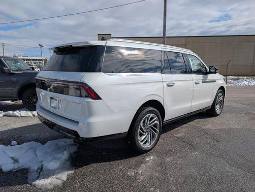2025 Lincoln Navigator Reserve