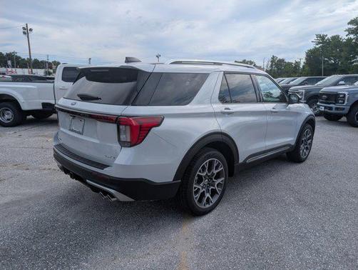 2025 Ford Explorer Platinum