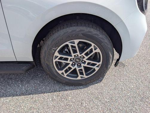 Oxford White 2026 Ford Expedition Active