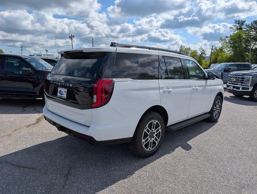 Oxford White 2026 Ford Expedition Active