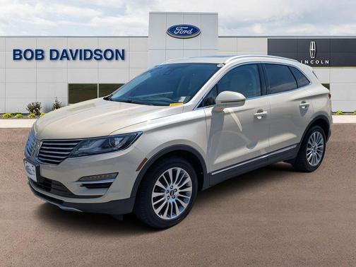 Ivory Pearl Metallic Tri-Coat 2018 Lincoln MKC Reserve
