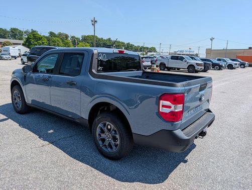Azure Gray Metallic Tri-Coat 2026 Ford Maverick XLT