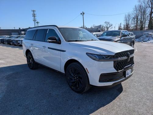 Pristine White Metallic Tri-Coat 2026 Lincoln Navigator Reserve