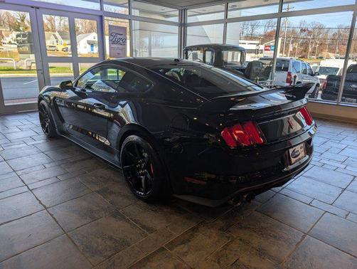 2017 Ford Shelby GT350 Base