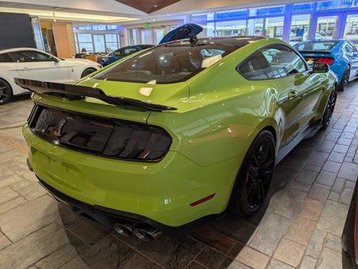 Grabber Lime 2020 Ford Shelby GT500 Base