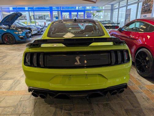 Grabber Lime 2020 Ford Shelby GT500 Base