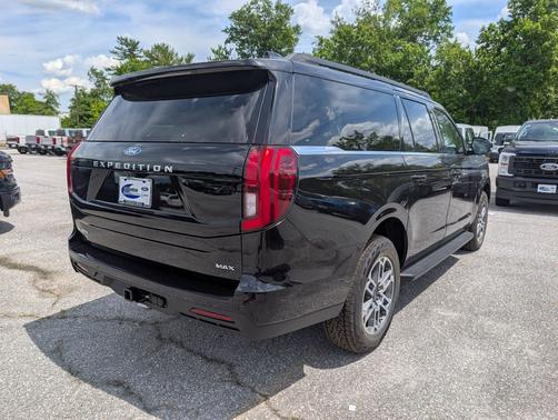 Agate Black Metallic 2026 Ford Expedition Max Active 4x4