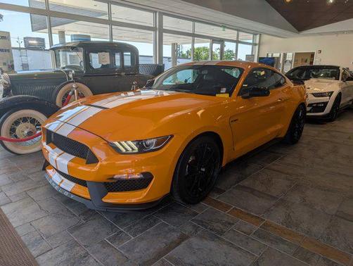 2019 Ford Shelby GT350 Base